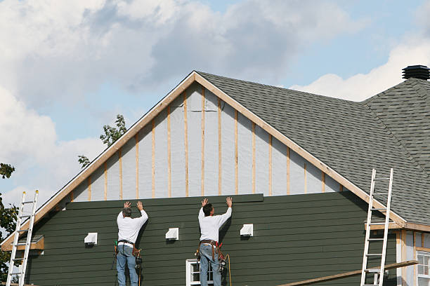 Professional Siding Contractor technician working in Saugus, MA
